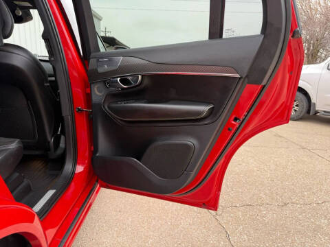 2017 Volvo XC90 T6 R-Design