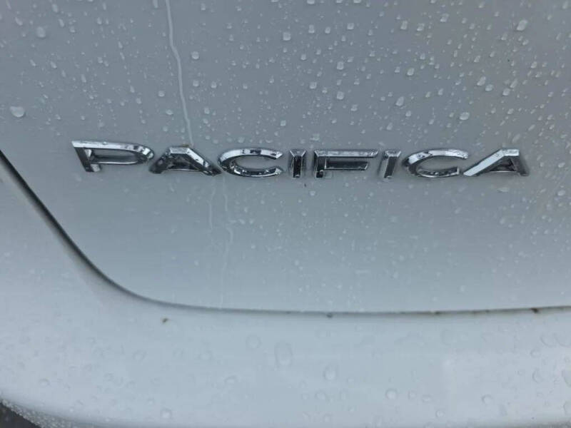 2017 Chrysler Pacifica Touring-L Plus