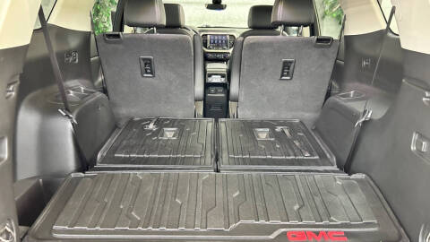 2022 GMC Acadia Denali