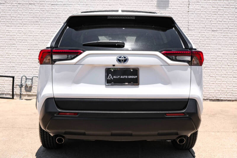 2020 Toyota RAV4 Hybrid LE