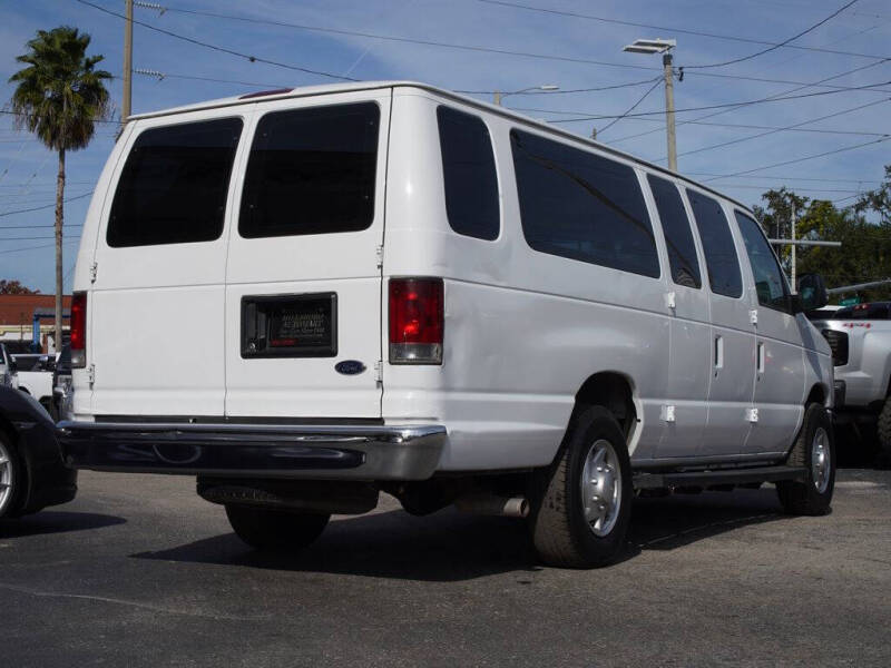 2011 Ford E-Series E-350 SD XLT