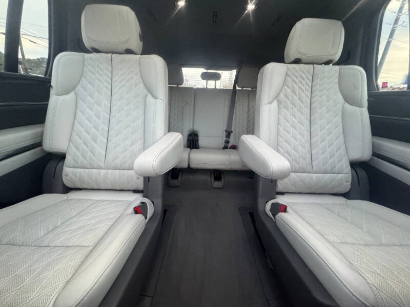 2025 Cadillac Escalade IQ Sport 1