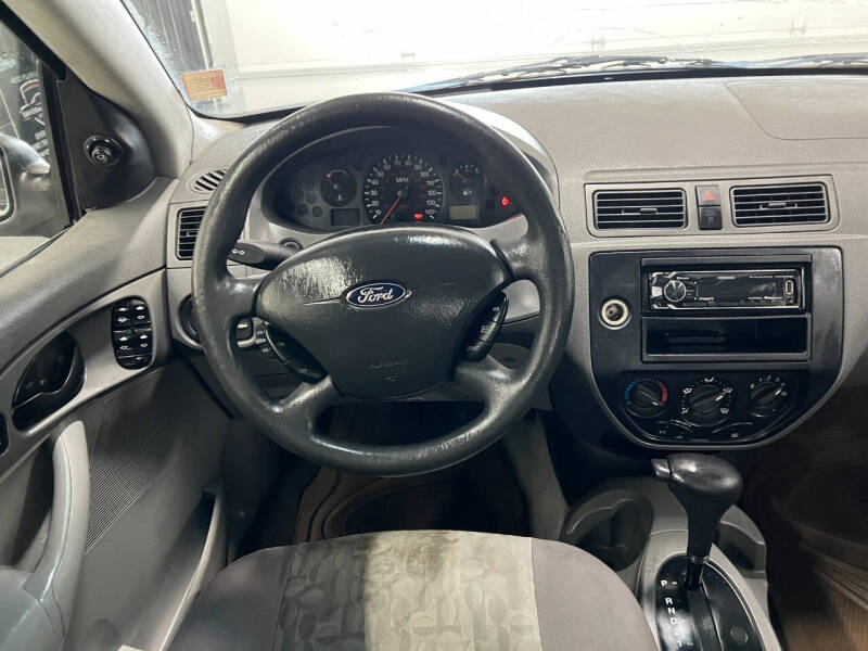 2005 Ford Focus ZX4 SE