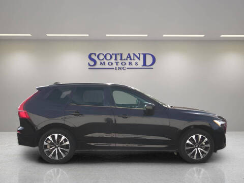 2025 Volvo XC60 B5 Core Dark Theme