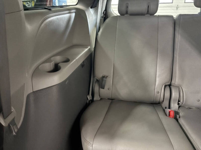 2015 Toyota Sienna XLE 7-Passenger