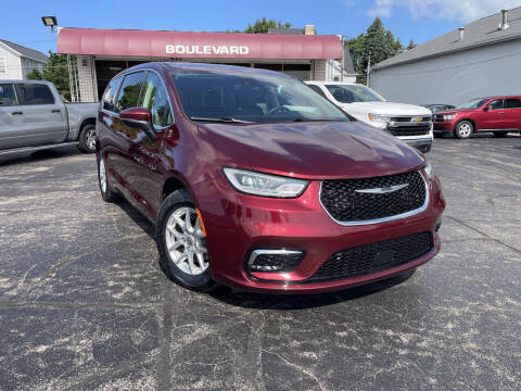 2023 Chrysler Pacifica Touring L