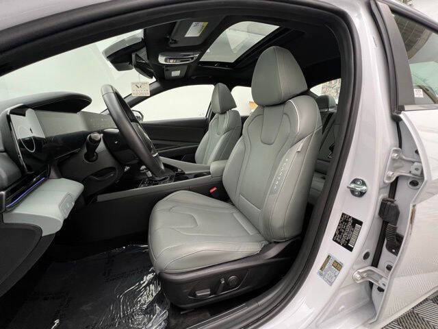 2025 Hyundai Elantra Hybrid Limited