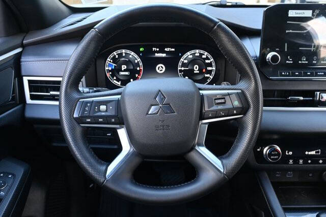 2023 Mitsubishi Outlander SE