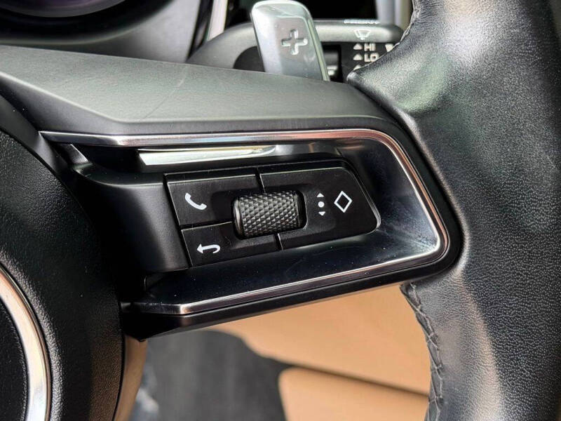 2022 Porsche Macan