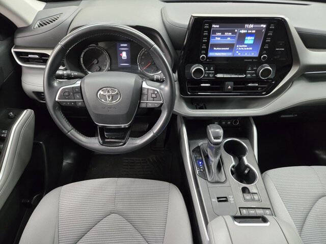 2021 Toyota Highlander LE