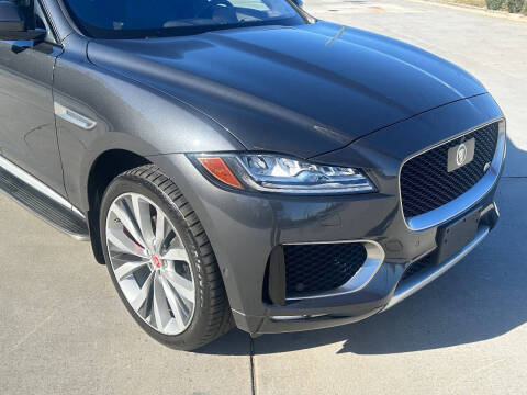 2017 Jaguar F-PACE S