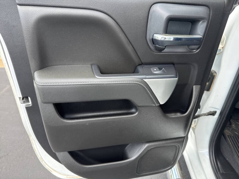 2019 Chevrolet Silverado 2500HD LT - Photo 9
