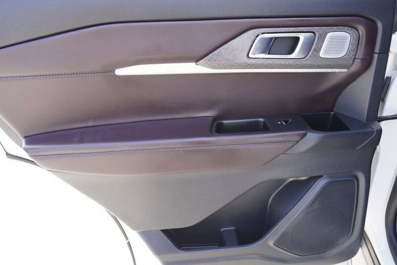 2025 Ford Explorer Platinum