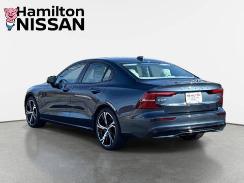 2024 Volvo S60 B5 Ultimate Dark Theme