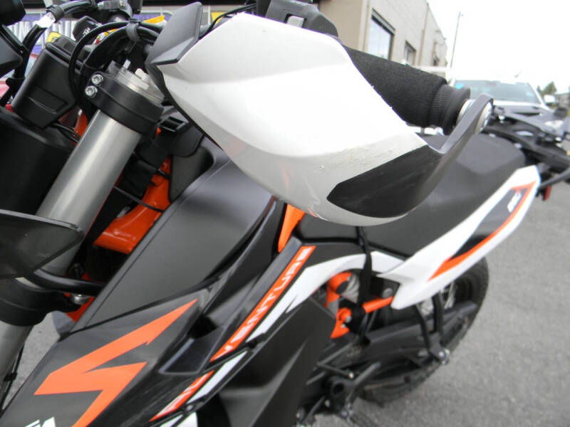 2022 KTM 890 Adventure R