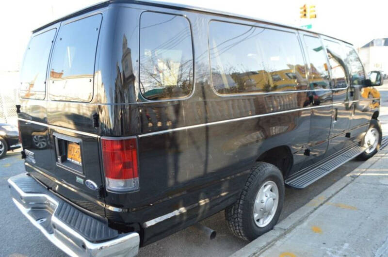 2009 Ford E-Series Wagon