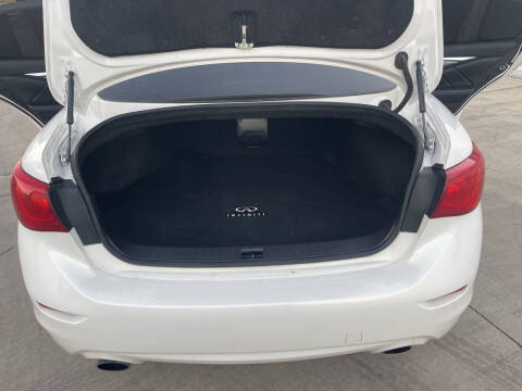 2015 Infiniti Q50 Premium