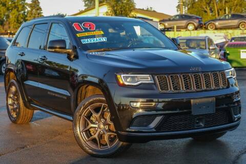2019 Jeep Grand Cherokee for sale at Nissi Auto Sales in Waukegan IL