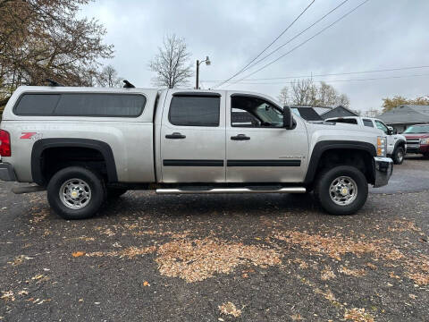 2009 Chevrolet Silverado 2500HD for sale at MEDINA WHOLESALE LLC in Wadsworth OH