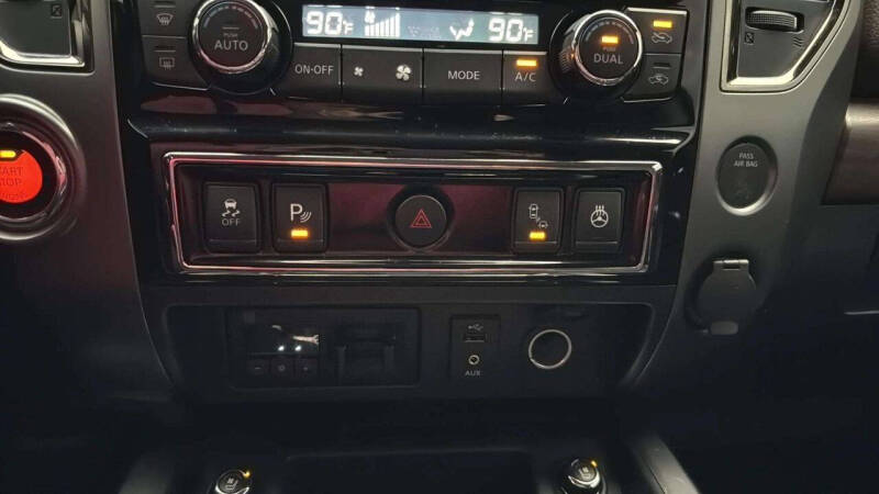 2017 Nissan Titan Platinum Reserve