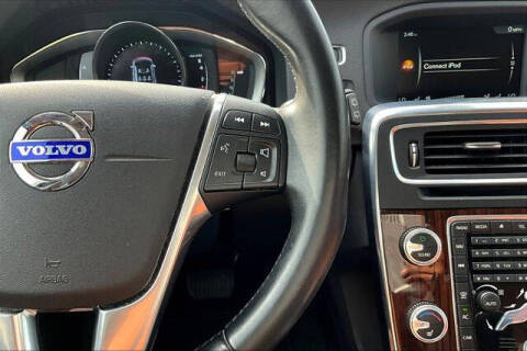 2015 Volvo V60 Cross Country T5