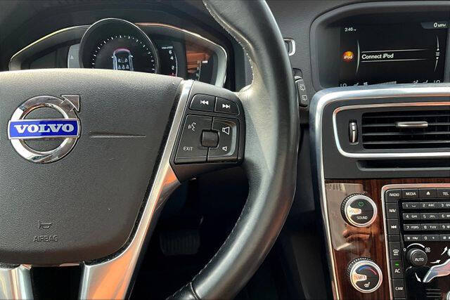 2015 Volvo V60 Cross Country T5