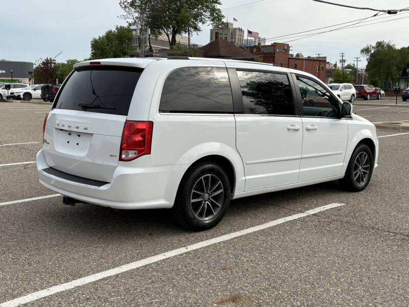 2016 Dodge Grand Caravan SXT Plus