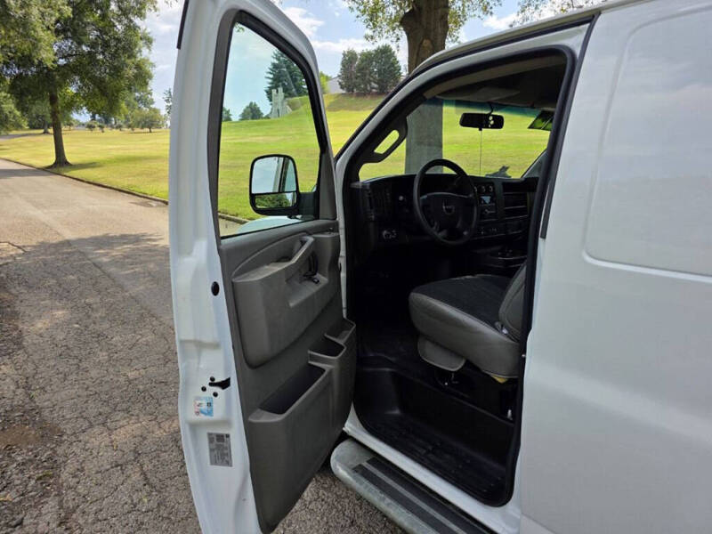 2023 GMC Savana 2500