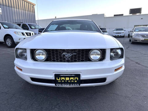 2007 Ford Mustang V6 Deluxe