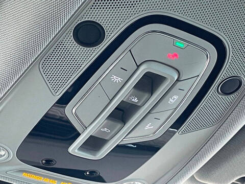 2022 Audi e-tron quattro Premium Plus