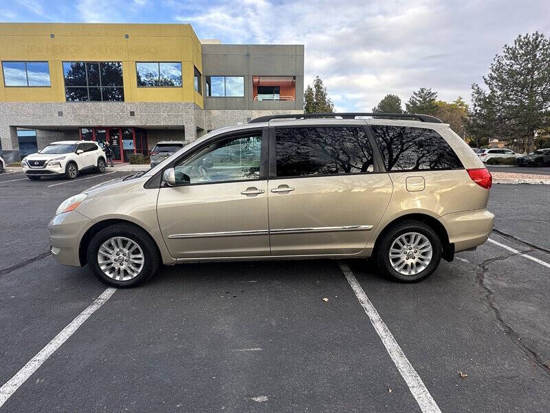 2007 Toyota Sienna XLE 7-Passenger