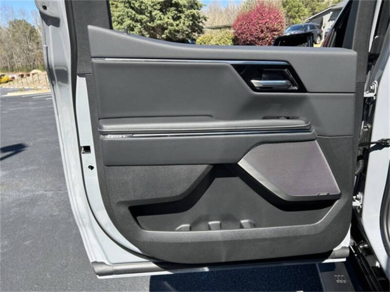 2025 GMC Sierra EV Denali