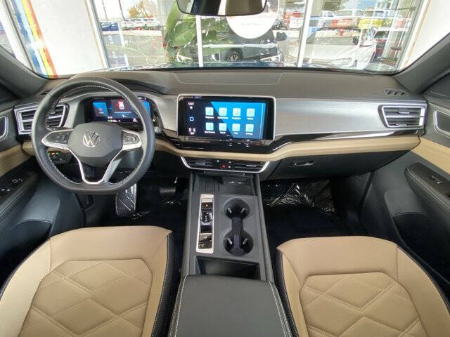 2025 Volkswagen Atlas Cross Sport SE 4Motion