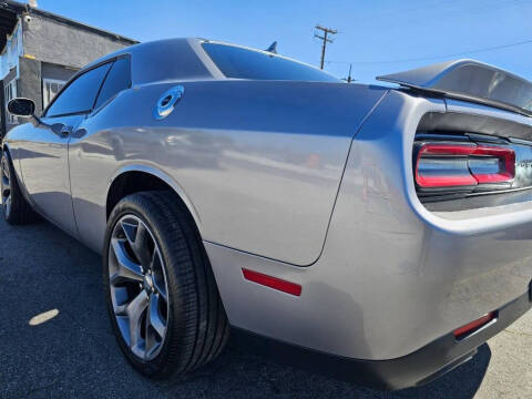 2015 Dodge Challenger SXT Plus