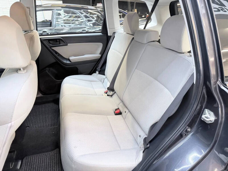 2016 Subaru Forester 2.5i