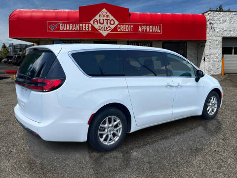 2023 Chrysler Pacifica Touring L