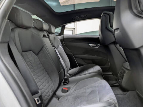 2022 Audi e-tron GT quattro Premium Plus