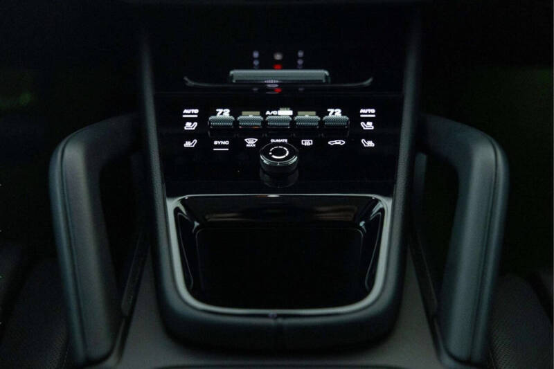 2024 Porsche Cayenne Coupe