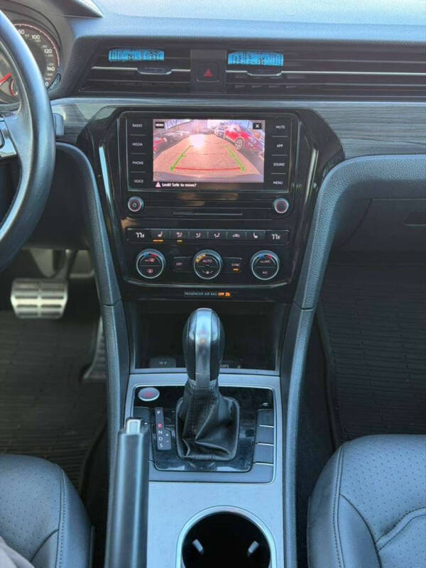 2020 Volkswagen Passat R-Line