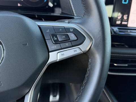 2026 Volkswagen Atlas Cross Sport SEL R-Line Black 4Motion