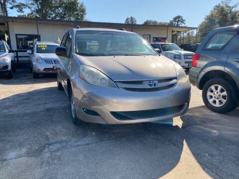 2006 Toyota Sienna for sale at Port City Auto Sales in Baton Rouge LA
