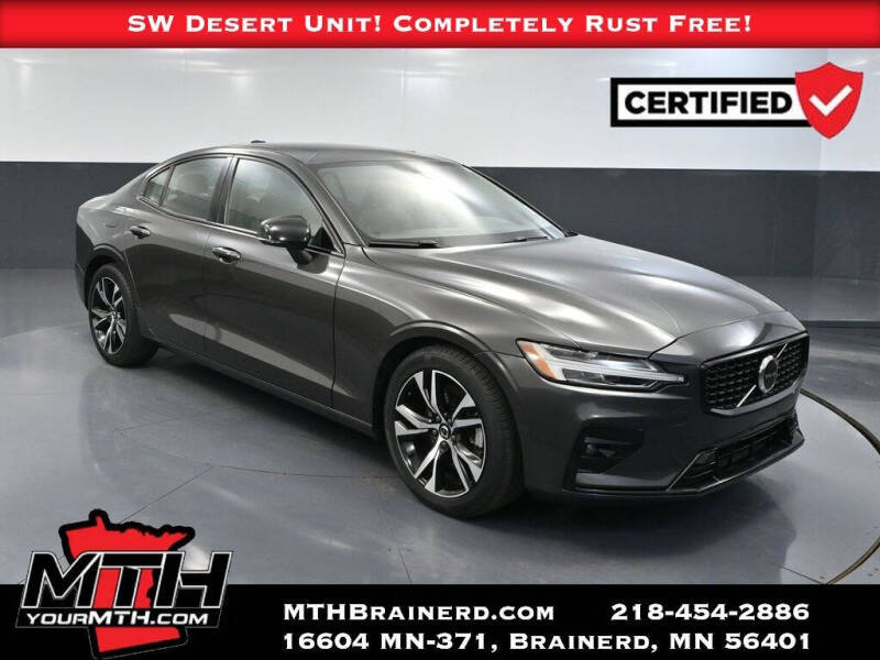 2024 Volvo S60 B5 Core Dark Theme