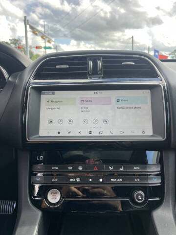 2019 Jaguar F-PACE 25t Premium