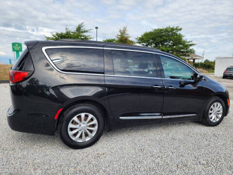 2017 Chrysler Pacifica Touring Plus