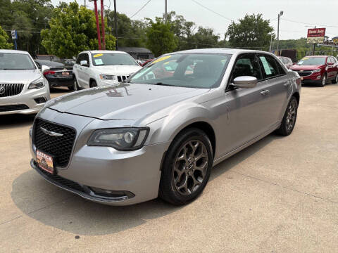 2015 Chrysler 300 for sale at Azteca Auto Sales LLC in Des Moines IA