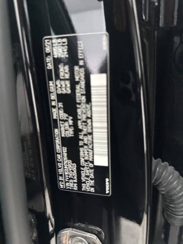 2022 Volvo XC40 T5 R-Design