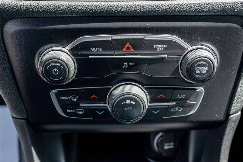2017 Dodge Charger SE