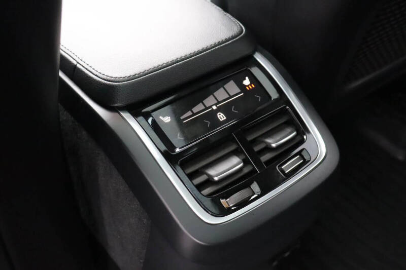 2023 Volvo XC90 B5 Core