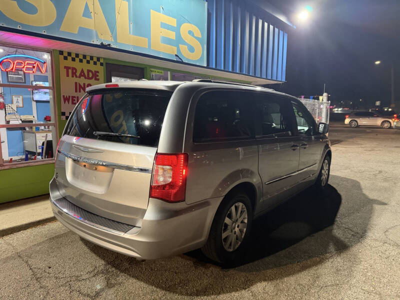 2016 Chrysler Town and Country Touring