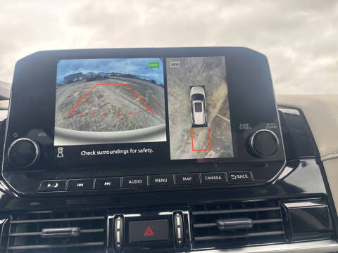 2024 Nissan Pathfinder SL